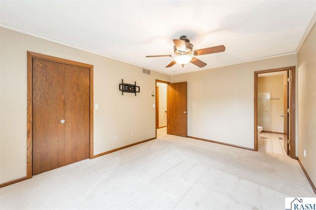 1003 Shady Oak Drive, North Mankato, MN 56003