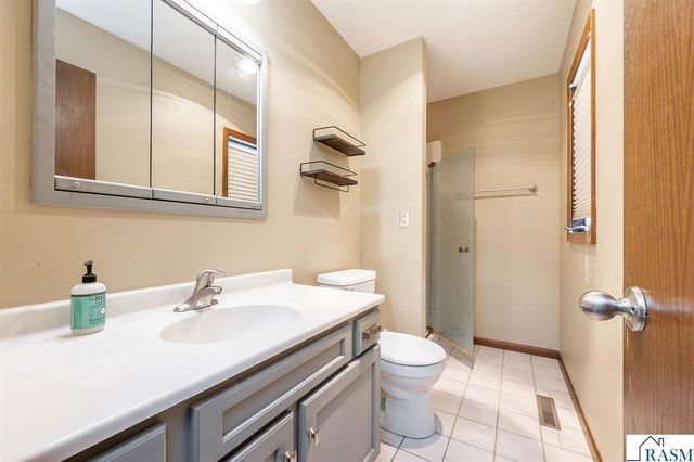 1003 Shady Oak Drive, North Mankato, MN 56003