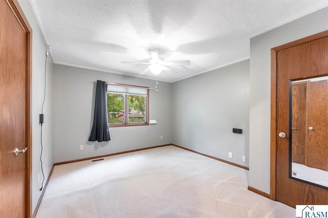 1003 Shady Oak Drive, North Mankato, MN 56003