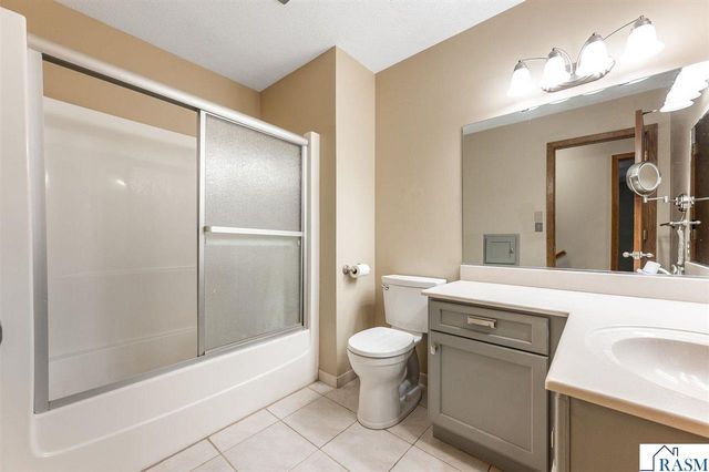 1003 Shady Oak Drive, North Mankato, MN 56003