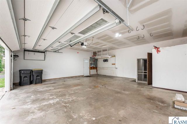 1003 Shady Oak Drive, North Mankato, MN 56003
