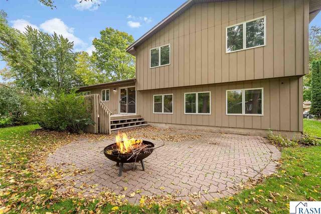 1003 Shady Oak Drive, North Mankato, MN 56003