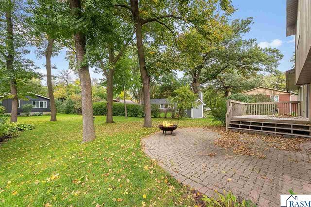 1003 Shady Oak Drive, North Mankato, MN 56003