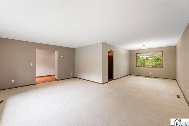 1003 Shady Oak Drive, North Mankato, MN 56003