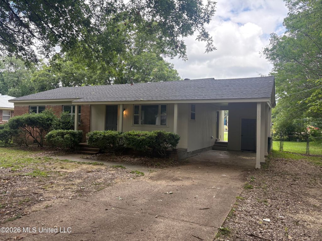 208 Camille Street, Senatobia, MS 38668 — exterior