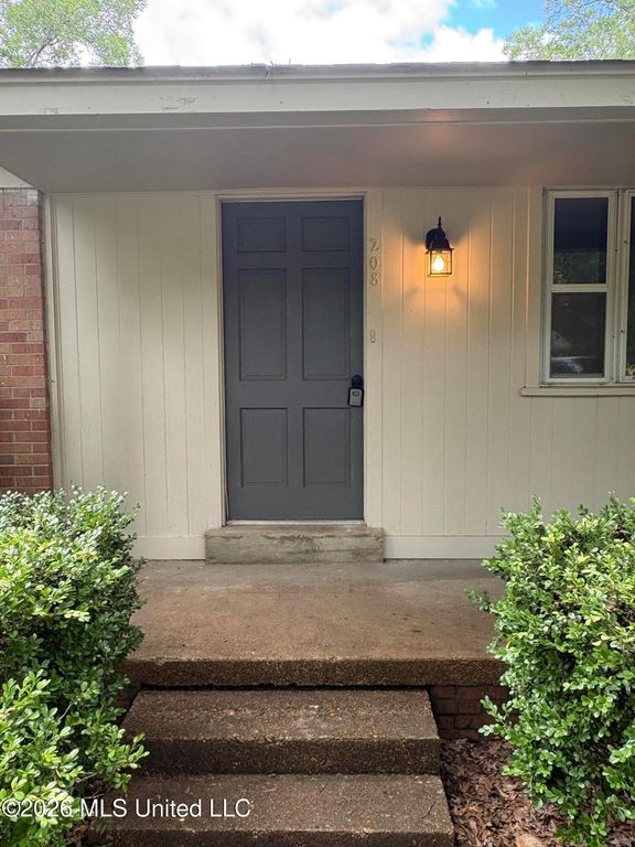 208 Camille Street, Senatobia, MS 38668 — photo 3