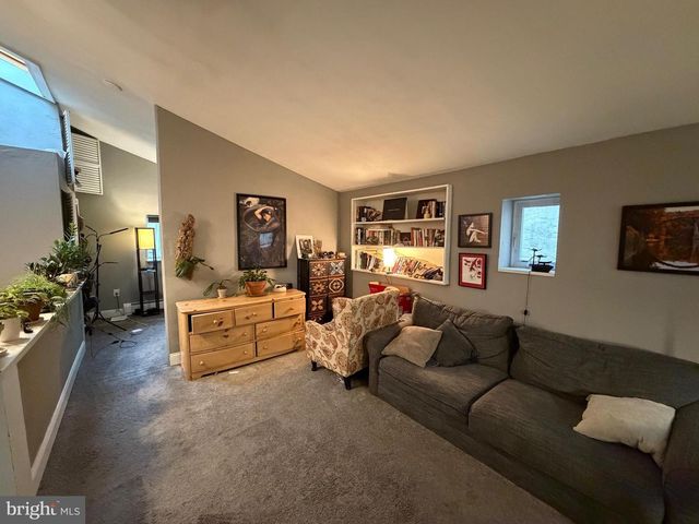 245 E ALLEN ST, Philadelphia, PA 19125