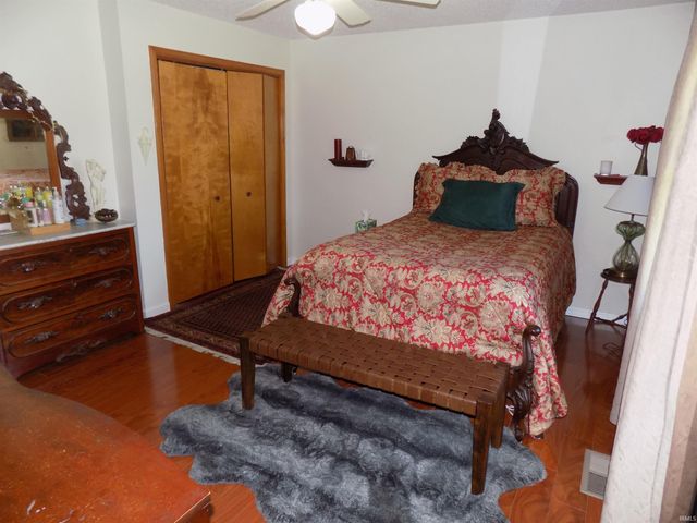 8666 Hanover Drive, Newburgh, IN 47630