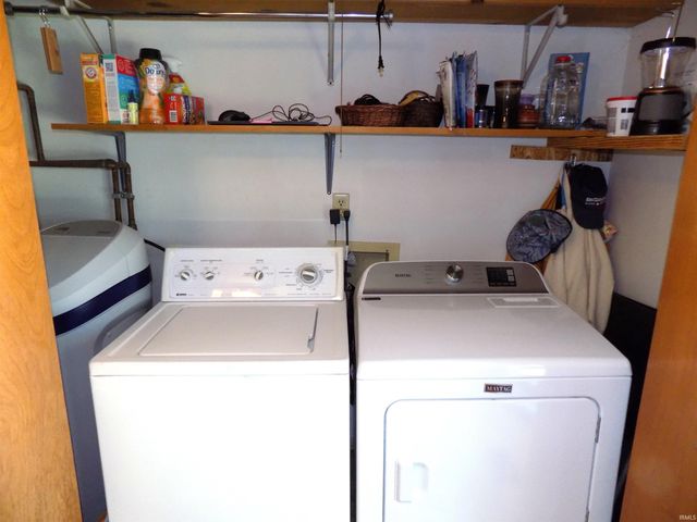 8666 Hanover Drive, Newburgh, IN 47630