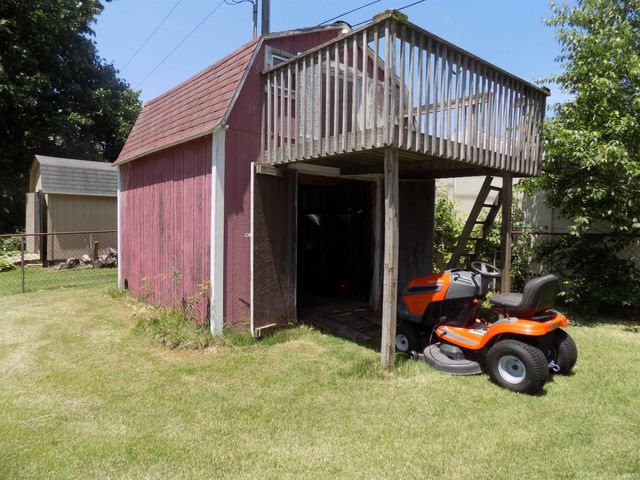 8666 Hanover Drive, Newburgh, IN 47630