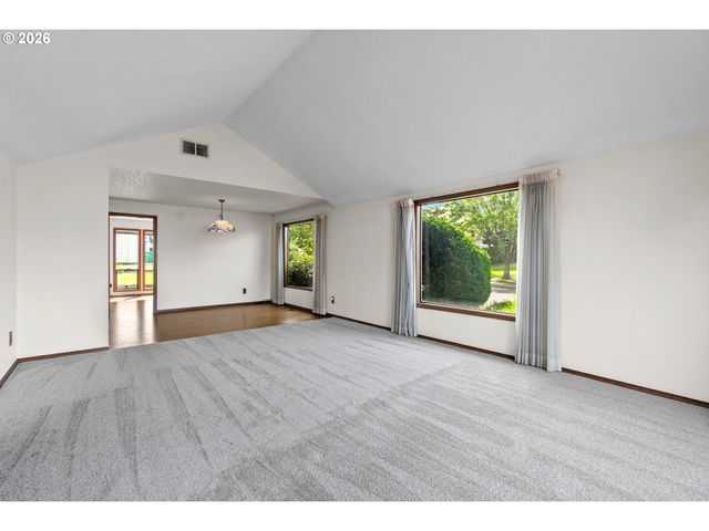 2204 Ne 158TH Ave, Portland, OR 97230