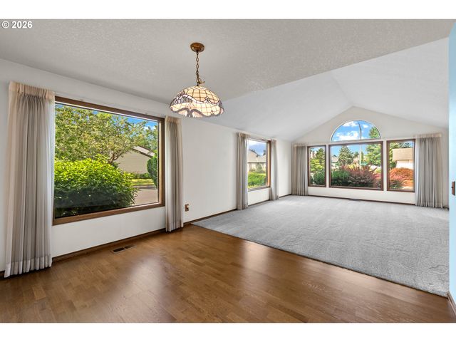 2204 Ne 158TH Ave, Portland, OR 97230