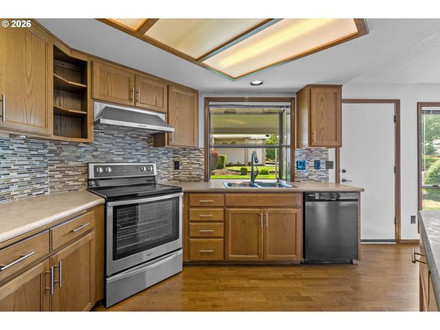 2204 Ne 158TH Ave, Portland, OR 97230