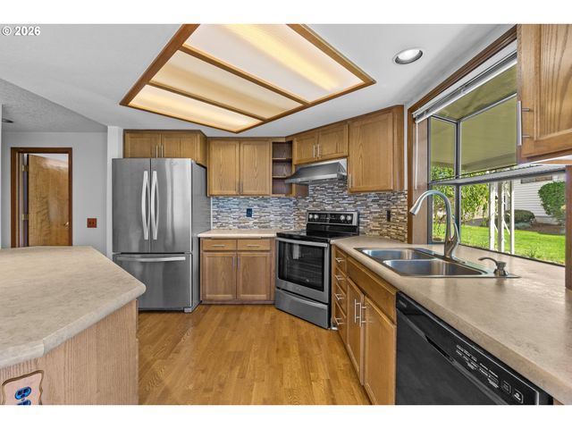 2204 Ne 158TH Ave, Portland, OR 97230