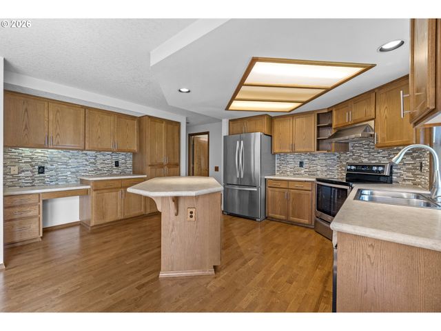 2204 Ne 158TH Ave, Portland, OR 97230