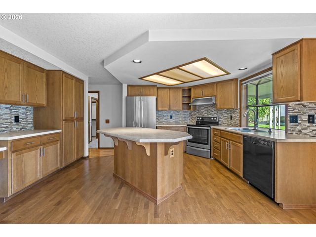 2204 Ne 158TH Ave, Portland, OR 97230