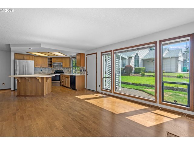 2204 Ne 158TH Ave, Portland, OR 97230
