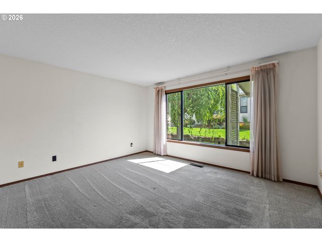 2204 Ne 158TH Ave, Portland, OR 97230