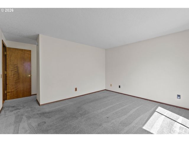 2204 Ne 158TH Ave, Portland, OR 97230