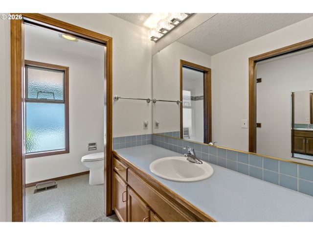 2204 Ne 158TH Ave, Portland, OR 97230