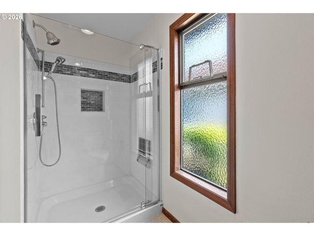 2204 Ne 158TH Ave, Portland, OR 97230