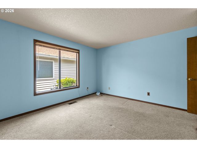 2204 Ne 158TH Ave, Portland, OR 97230