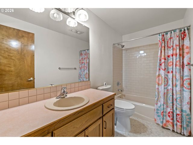 2204 Ne 158TH Ave, Portland, OR 97230