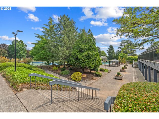 2204 Ne 158TH Ave, Portland, OR 97230