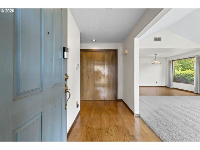 2204 Ne 158TH Ave, Portland, OR 97230