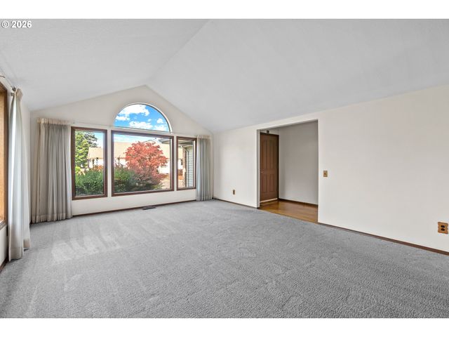 2204 Ne 158TH Ave, Portland, OR 97230