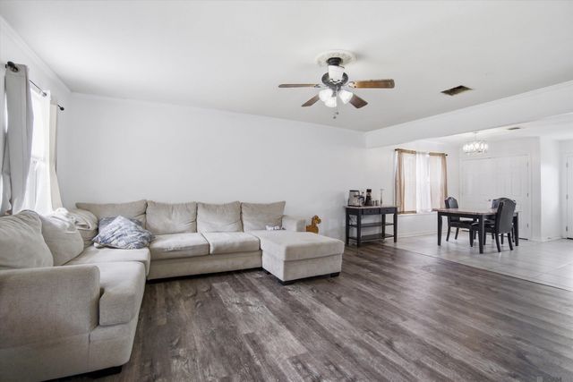 23949 Southpark Ln, Denham Springs, LA 70726