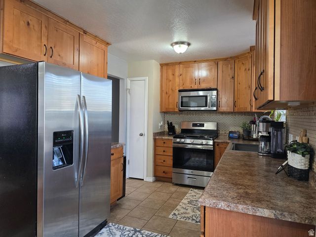 7933 S 2940 W, West Jordan, UT 84088