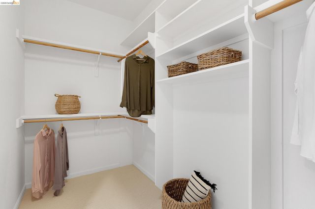 104 Capricorn Ave, Oakland, CA 94611