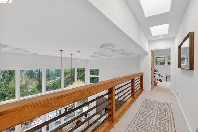 104 Capricorn Ave, Oakland, CA 94611