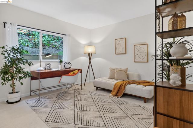 104 Capricorn Ave, Oakland, CA 94611