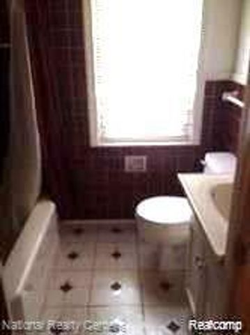 17190 Lennane Street, Redford Charter Township, MI 48240
