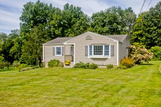 14 Echo Valley Dr, Hampden, MA 01036