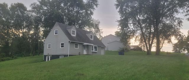 94 Hilltop Drive NE, Newark, OH 43055