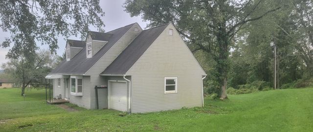 94 Hilltop Drive NE, Newark, OH 43055