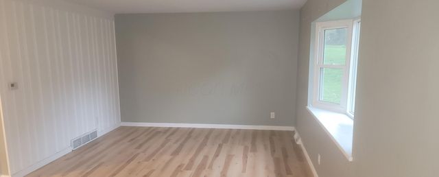 94 Hilltop Drive NE, Newark, OH 43055