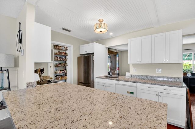 112 SW 9th Street, Boynton Beach, FL 33426