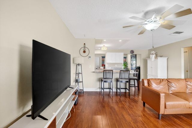 112 SW 9th Street, Boynton Beach, FL 33426