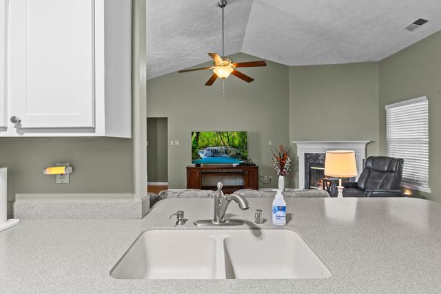 132 Copperfield Lane, Georgetown, KY 40324