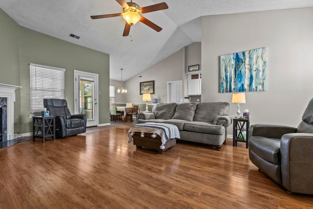 132 Copperfield Lane, Georgetown, KY 40324