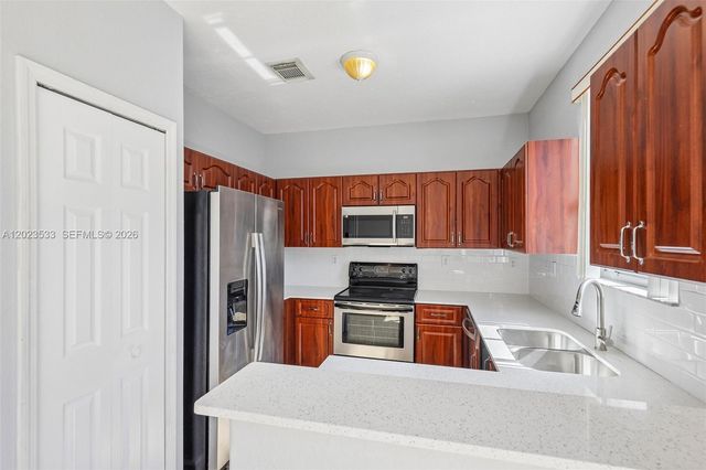 7616 NW 114th Path 7616, Doral, FL 33178