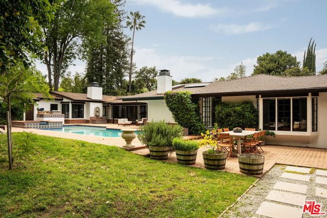 4860 Vanalden Avenue, Tarzana, CA 91356
