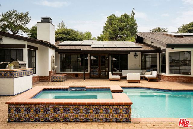 4860 Vanalden Avenue, Tarzana, CA 91356