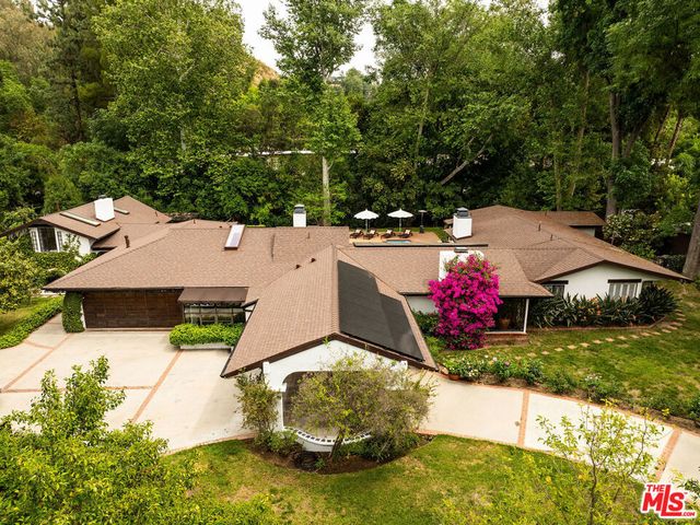 4860 Vanalden Avenue, Tarzana, CA 91356
