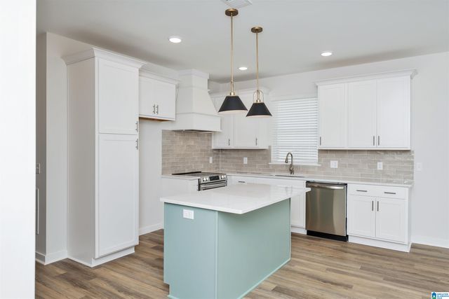 22136 VILLAGE PARKWAY, Helena, AL 35080