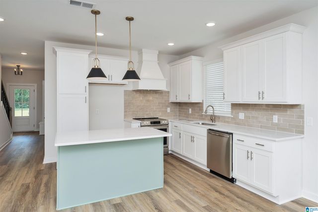 22136 VILLAGE PARKWAY, Helena, AL 35080